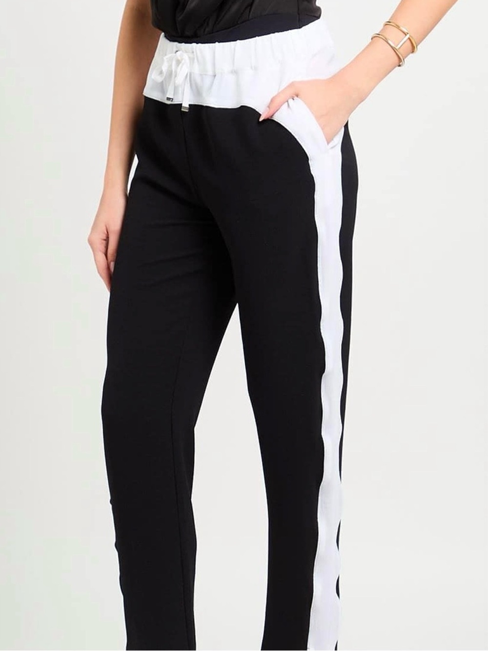 NWOT Liu Jo Black and White Contrast Drawstring Joggers